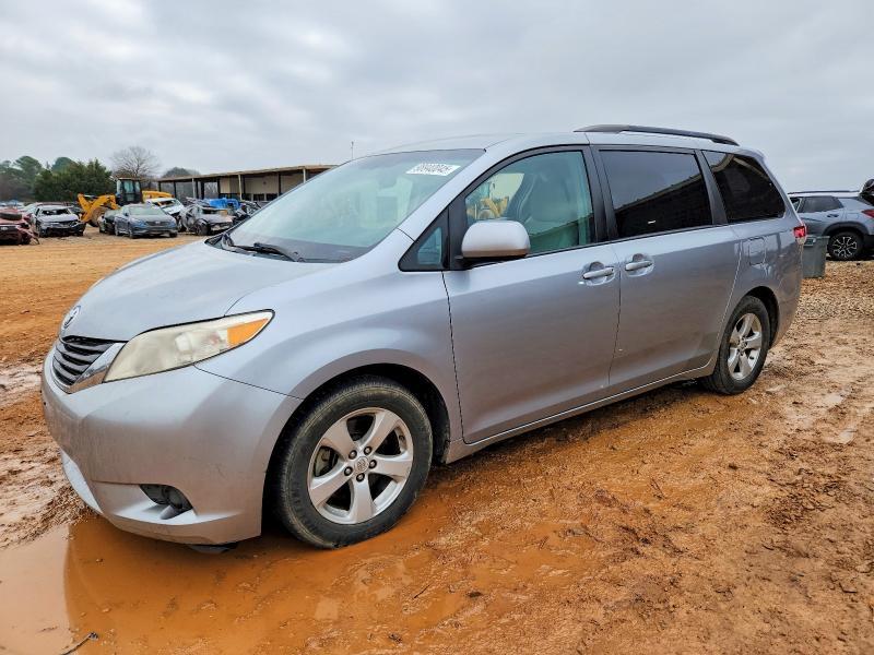 2011 Toyota Sienna le