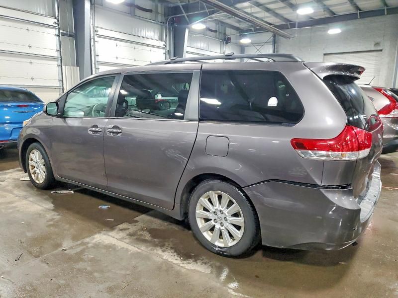 2013 Toyota Sienna xle