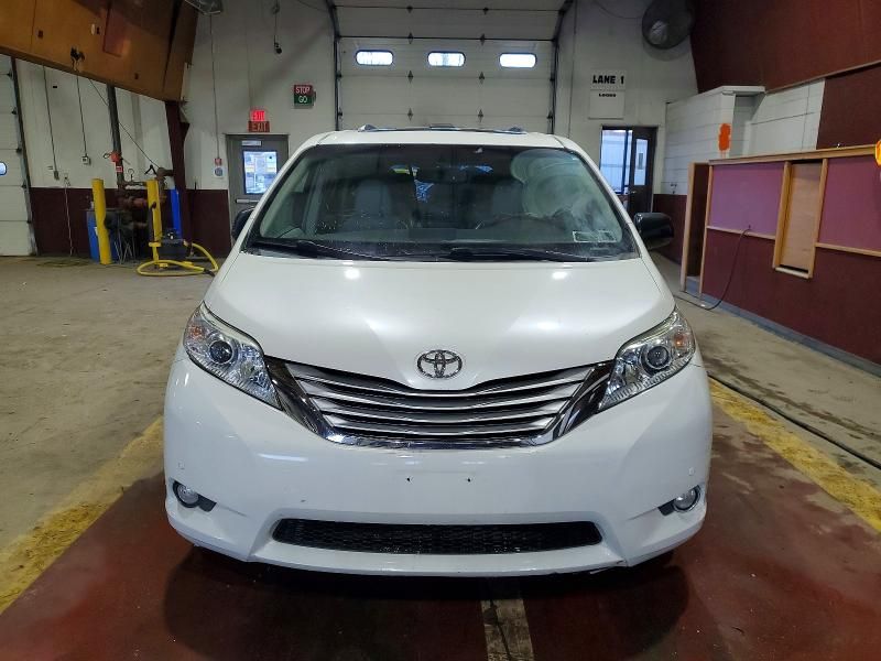 2013 Toyota Sienna xle