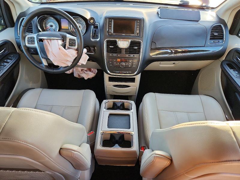 2013 Chrysler Town & Country Touring