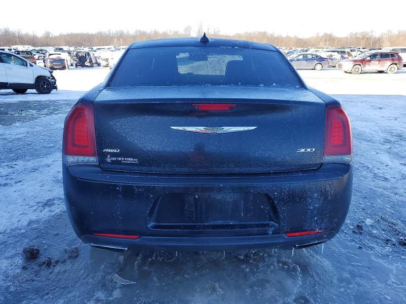 2017 Chrysler 300 s