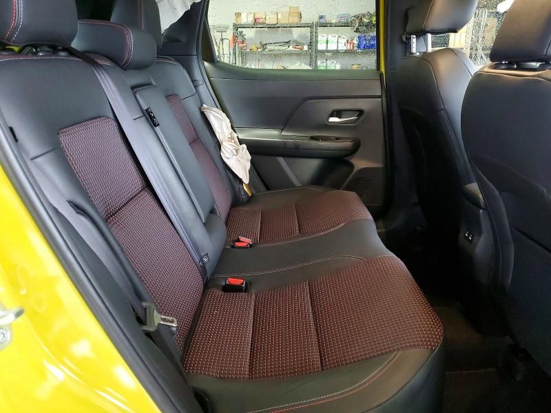 2026 Nissan Kicks sr