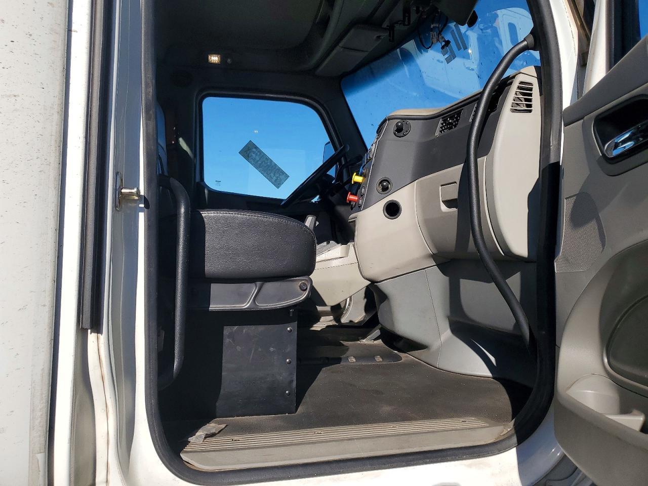2018 Peterbilt 579 Semi Truck