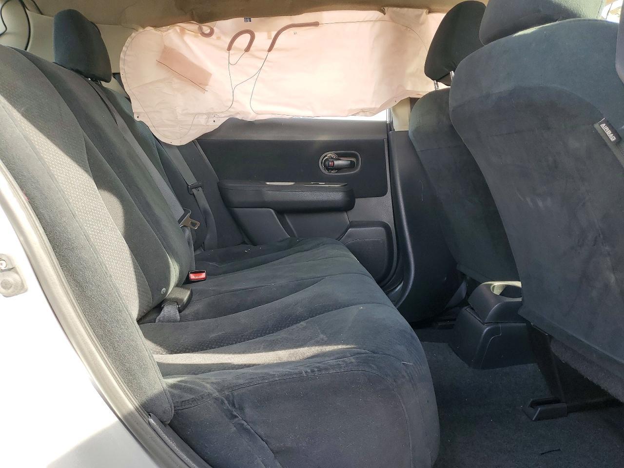 2011 Nissan Versa s