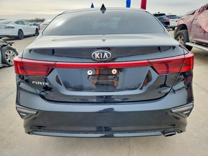 2021 KIA Forte lxs