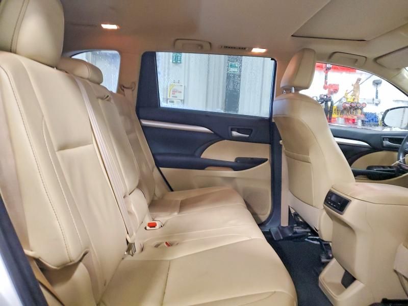 2016 Toyota Highlander xle