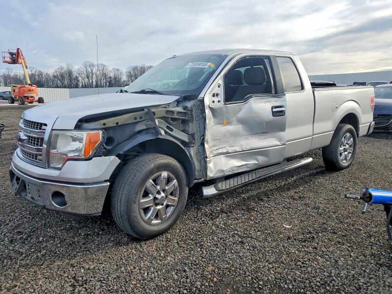 2013 Ford F150 Super cab