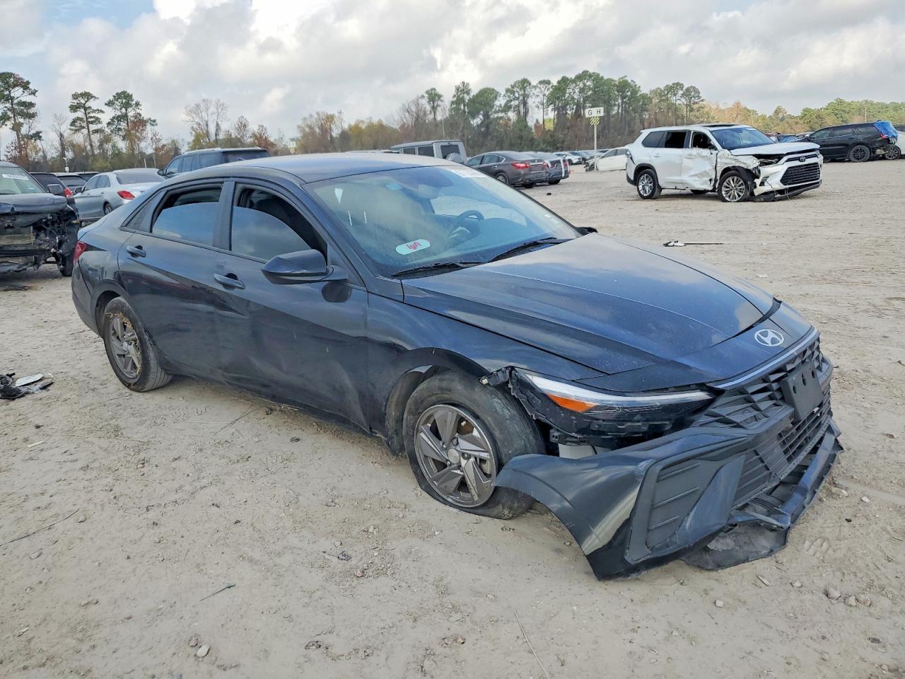 2025 Hyundai Elantra se