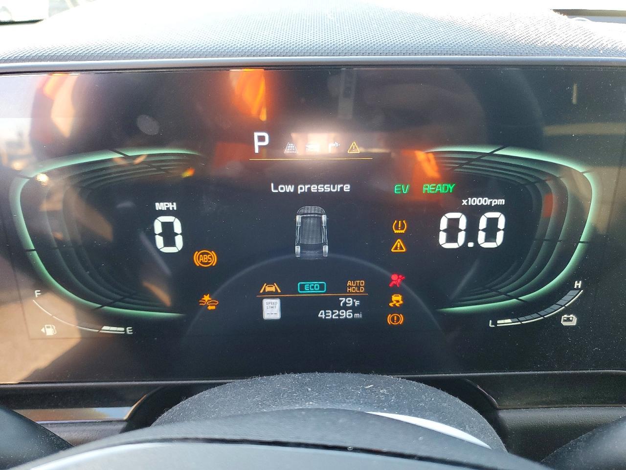 2023 KIA Niro sx