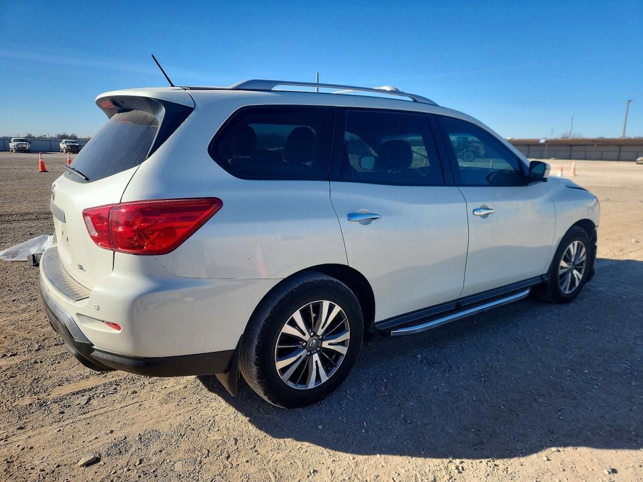 2017 Nissan Pathfinder s