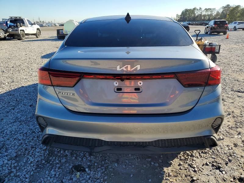 2022 KIA Forte fe