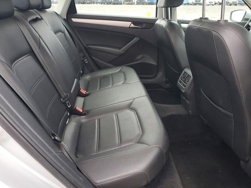 2013 Volkswagen Passat se