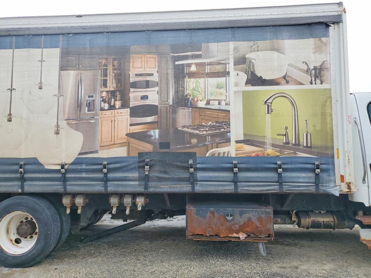 2015 Freightliner Business Class M2 BOX Truck