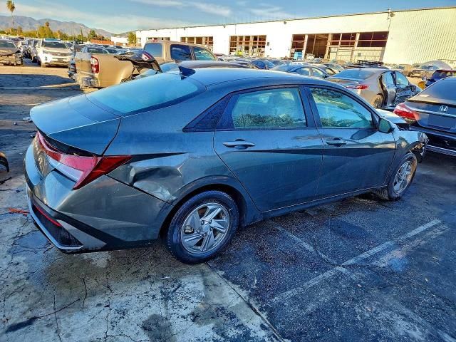 2025 Hyundai Elantra se