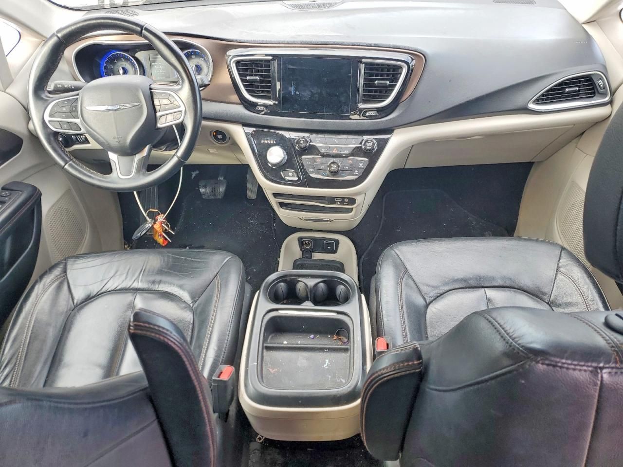 2017 Chrysler Pacifica Touring l