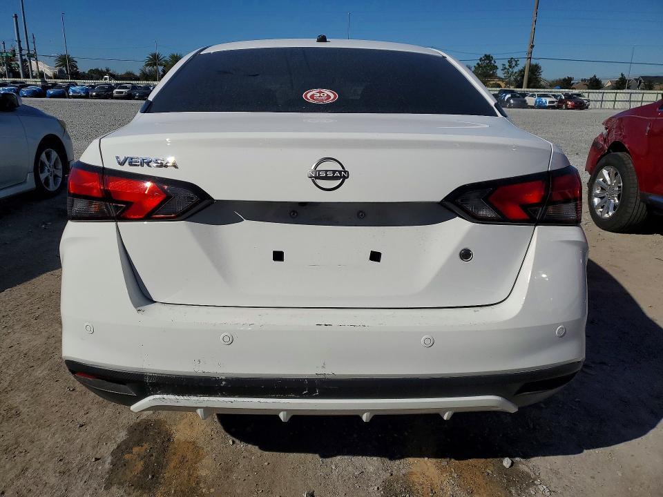 2025 Nissan Versa s