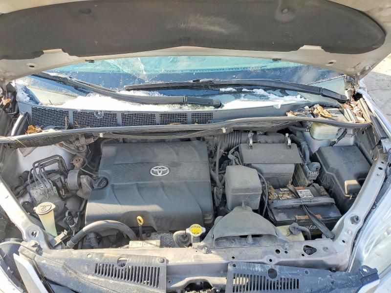 2015 Toyota Sienna le