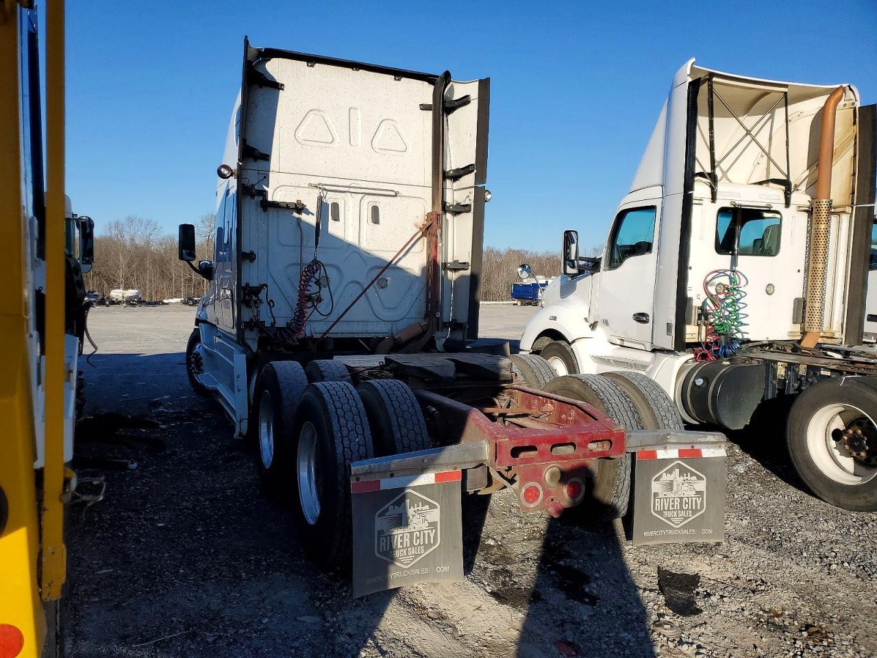 2018 Freightliner Cascadia 125