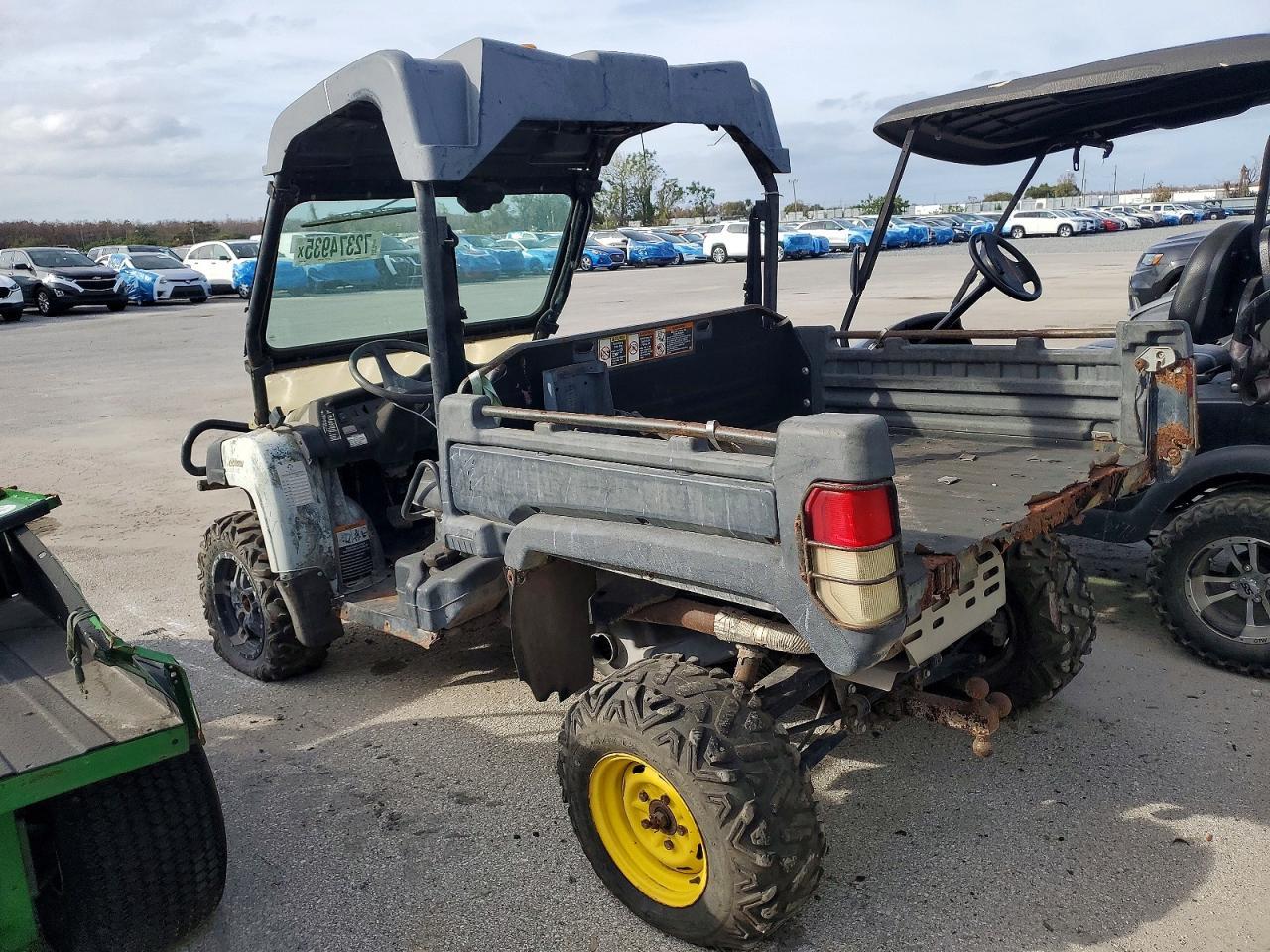 2018 John Deere 825M