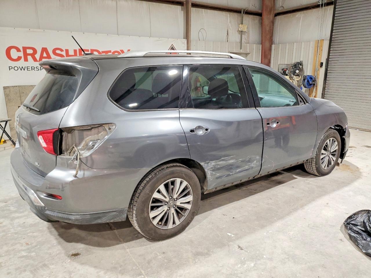 2018 Nissan Pathfinder s