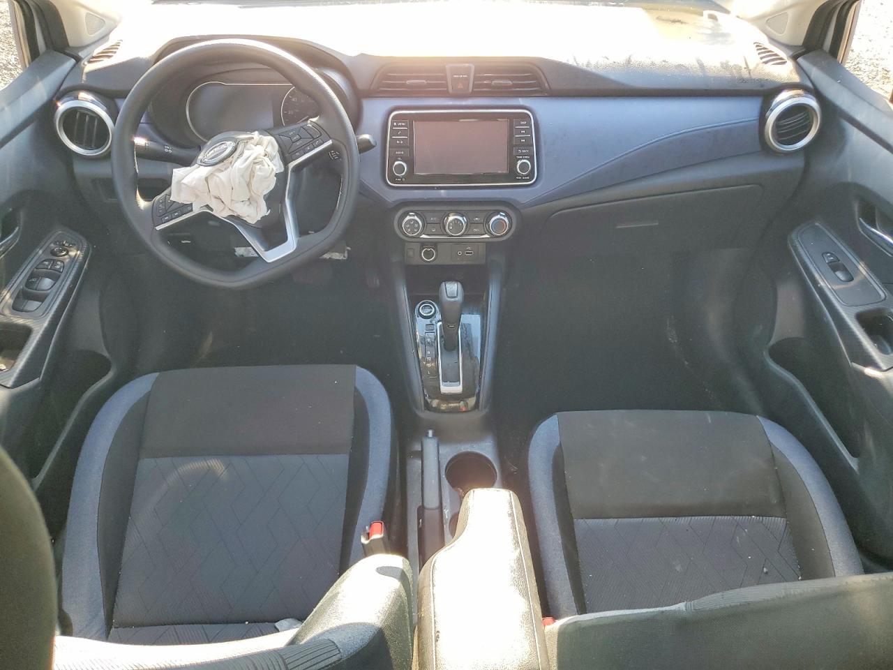 2024 Nissan Versa sv