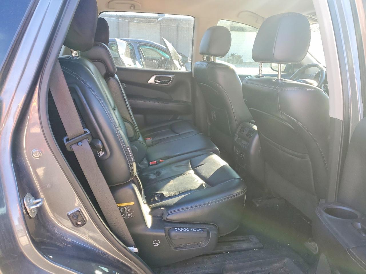 2018 Nissan Pathfinder s