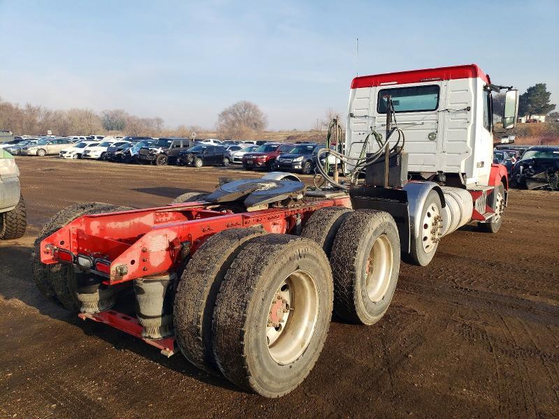 2016 Volvo VNL Semi Truck