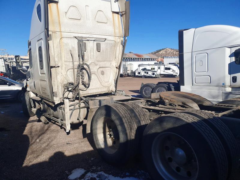 2017 Freightliner Cascadia 125 Semi Truck