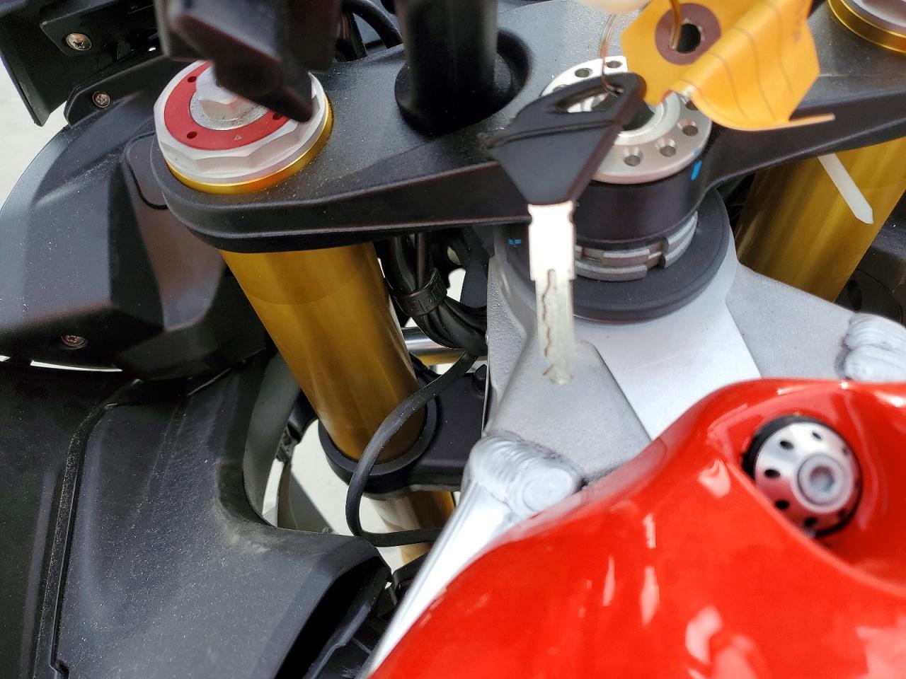 2024 Aprilia Tuono V4 1100