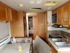 2000 Workhorse Custom Chassis 1 TON Nominal Recreational Vehicle