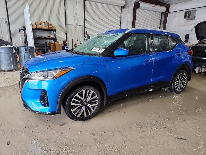 2022 Nissan Kicks sv