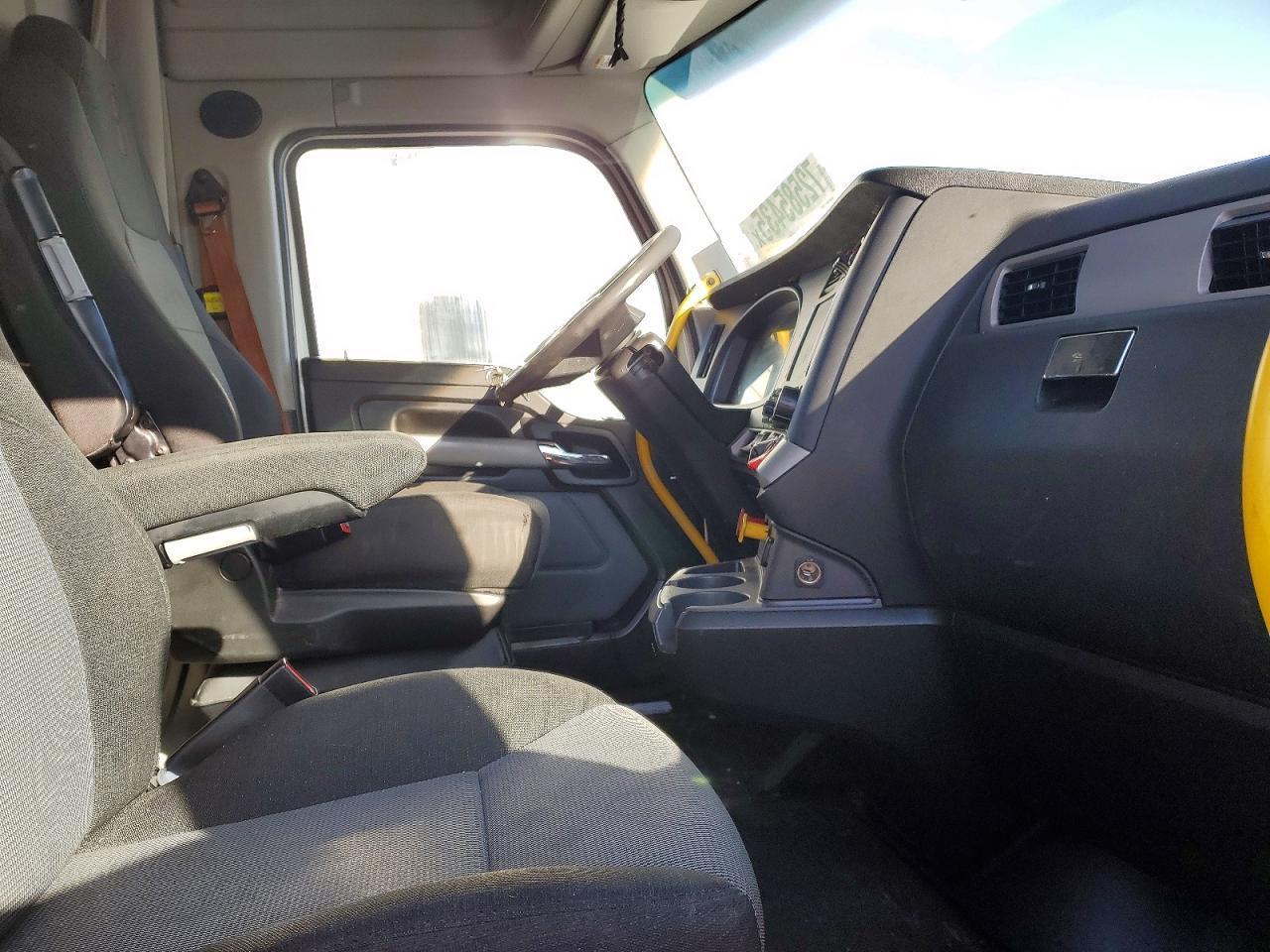 2022 Kenworth T680 Semi Truck