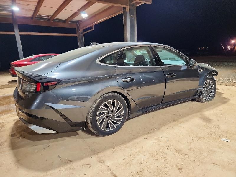 2025 Hyundai Sonata Hybrid