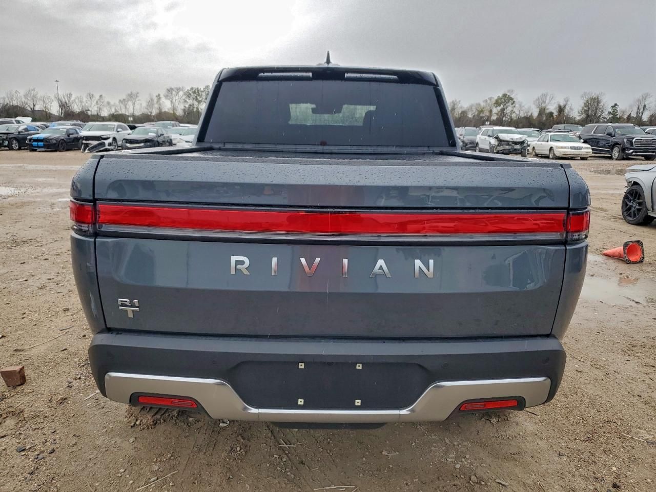 2025 Rivian R1T Adventure