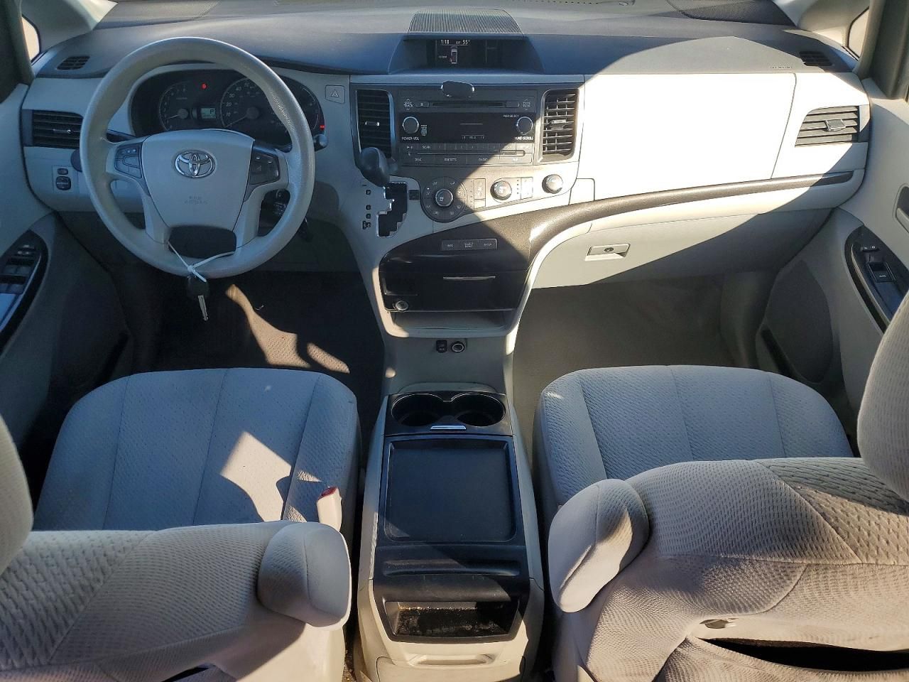 2011 Toyota Sienna le