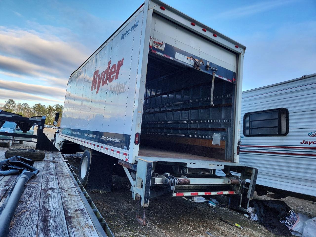 2019 Freightliner M2 106 med