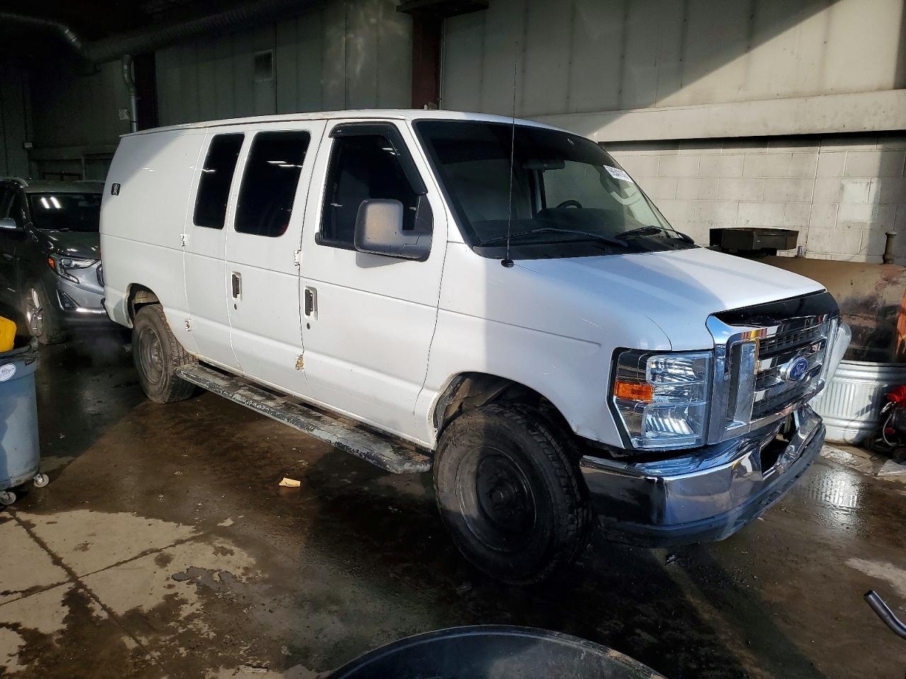 2014 Ford Econoline E250 van
