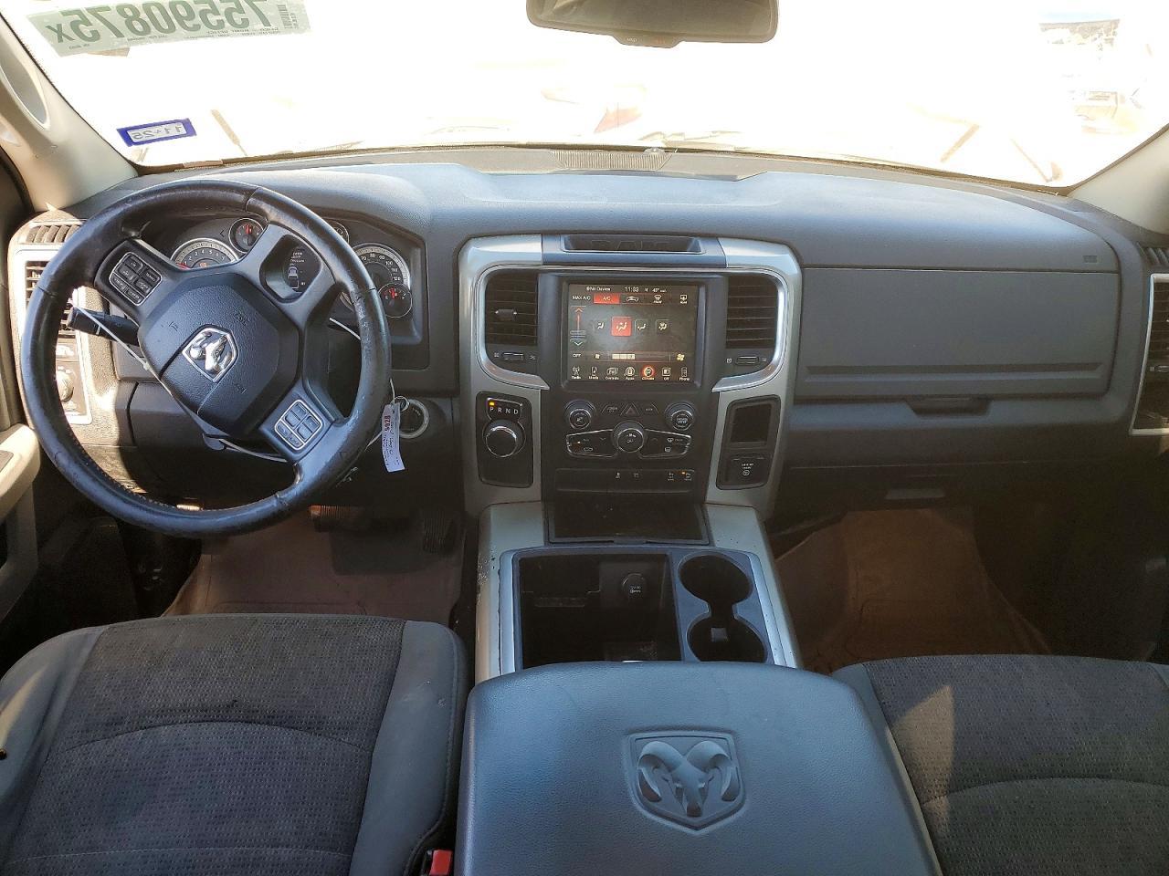 2015 Dodge Ram 1500 slt