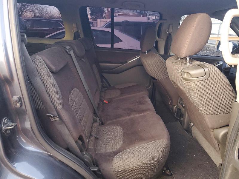 2011 Nissan Pathfinder s