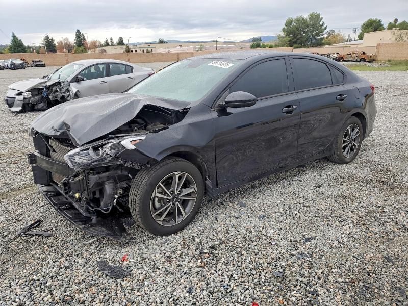 2023 KIA Forte lx