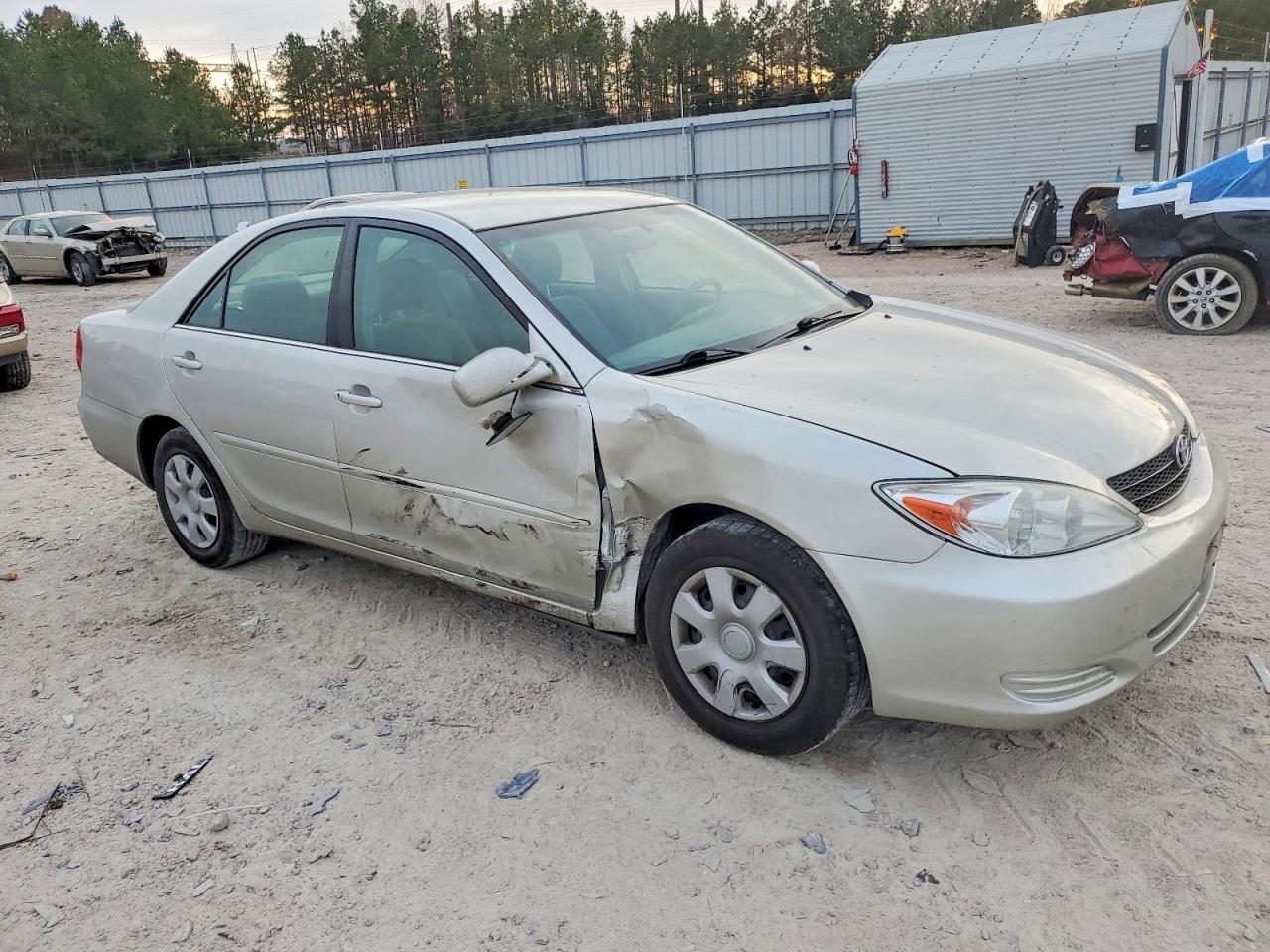 2004 Toyota Camry le
