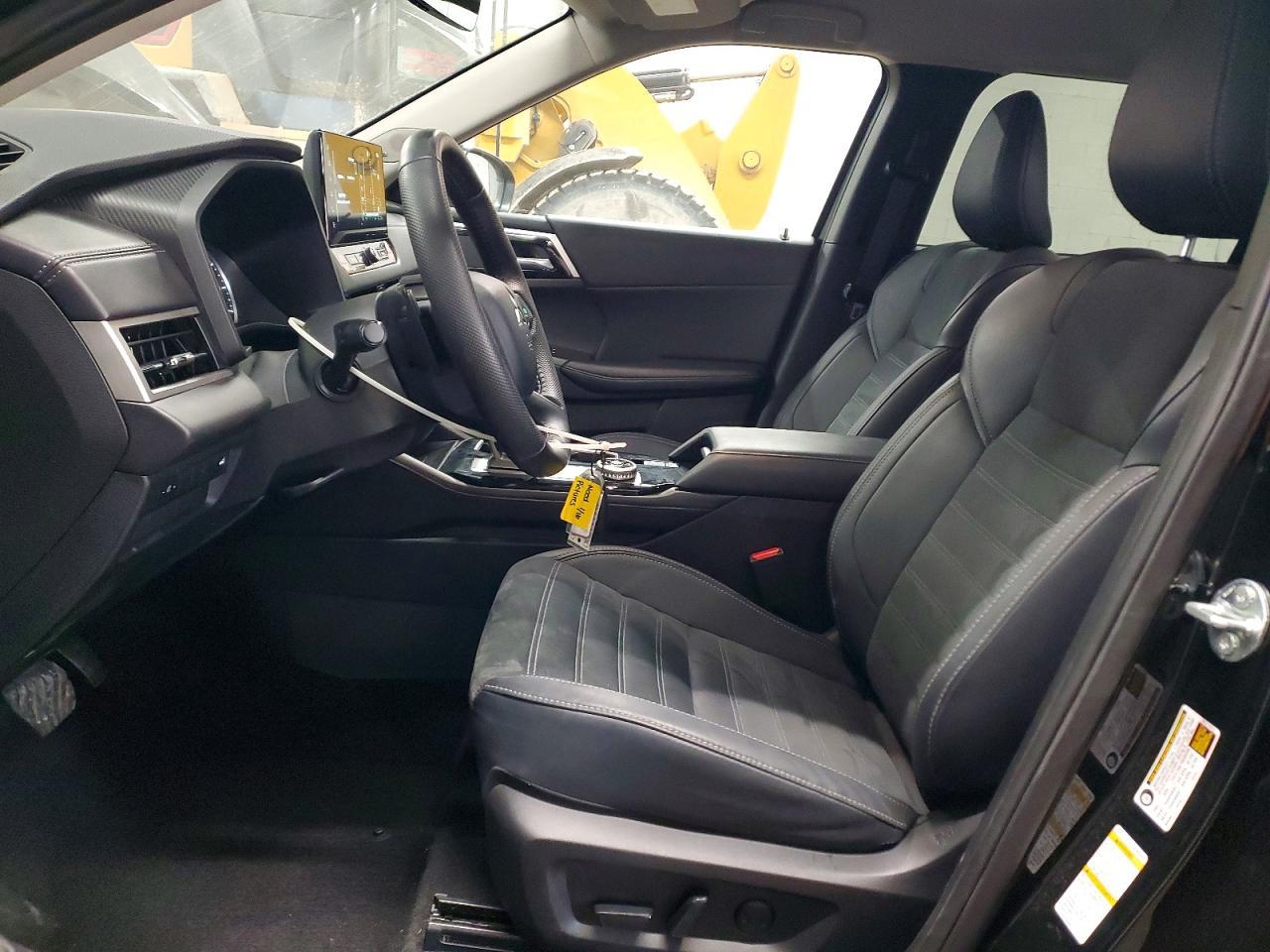 2025 Mitsubishi Outlander se