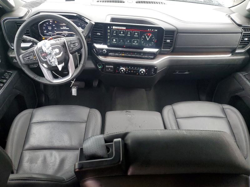 2025 GMC Sierra K1500 slt