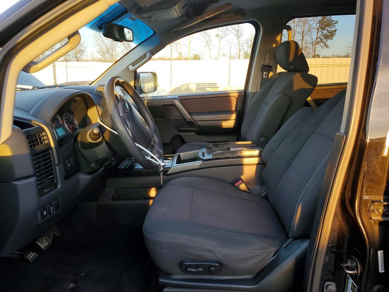 2014 Nissan Titan s