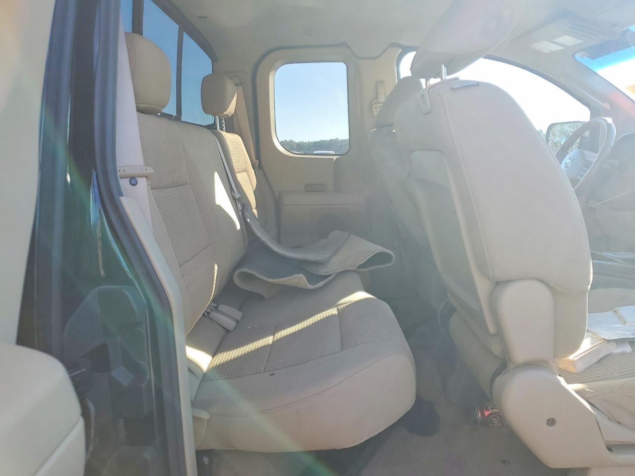 2011 Nissan Titan s