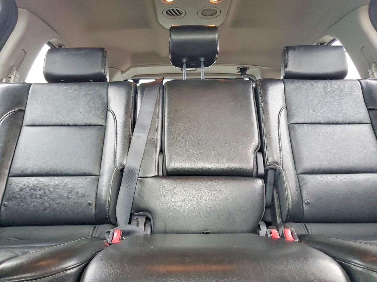 2011 Nissan Armada sv