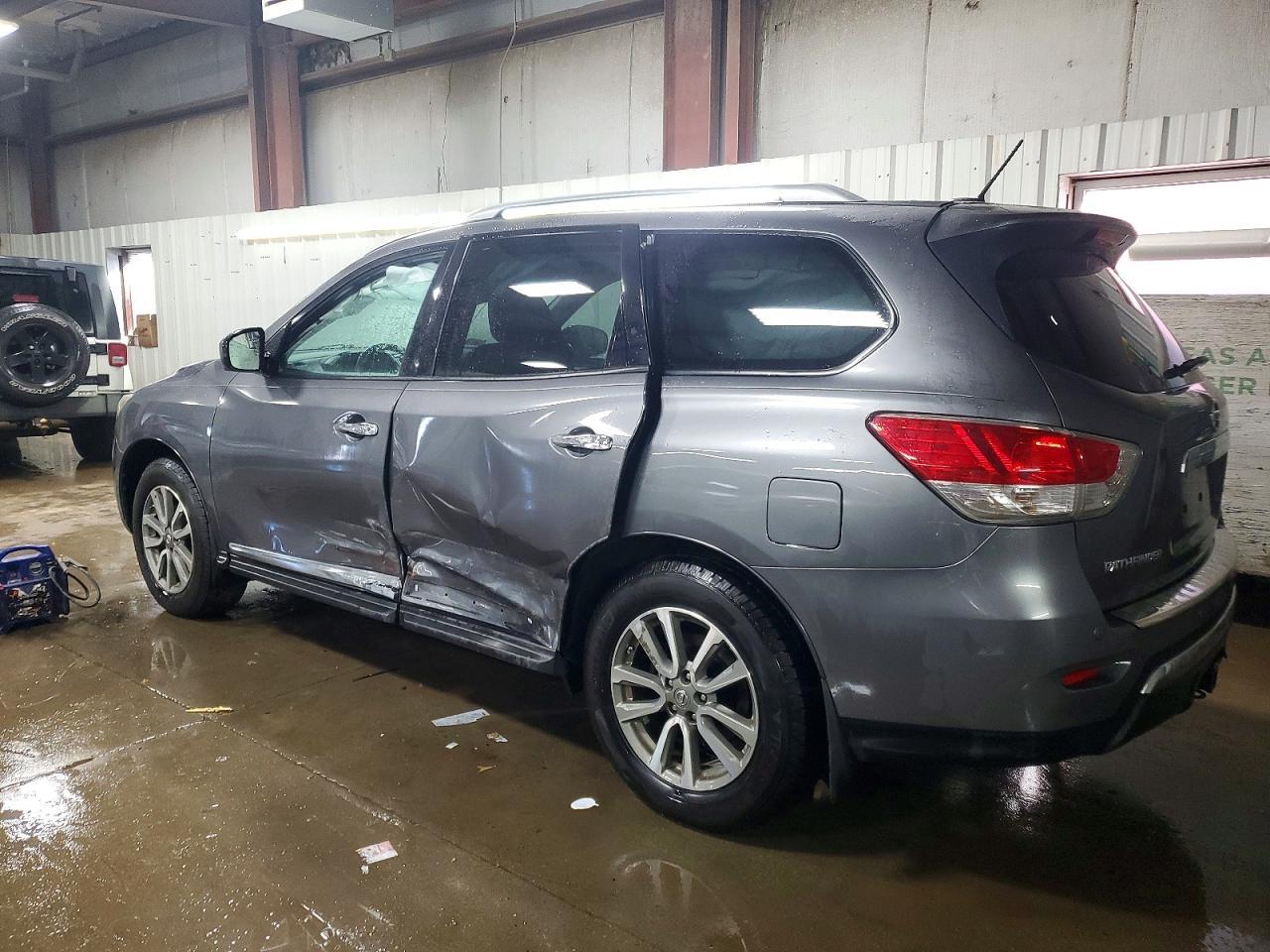 2016 Nissan Pathfinder sl