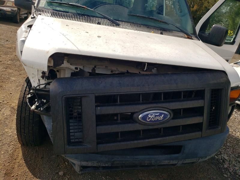 2011 Ford Econoline E350 Super Duty Wagon