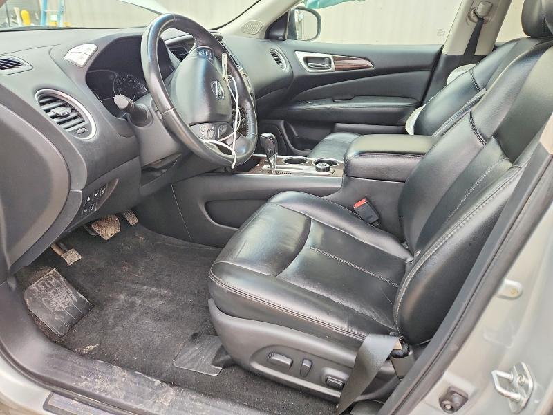 2016 Nissan Pathfinder sl