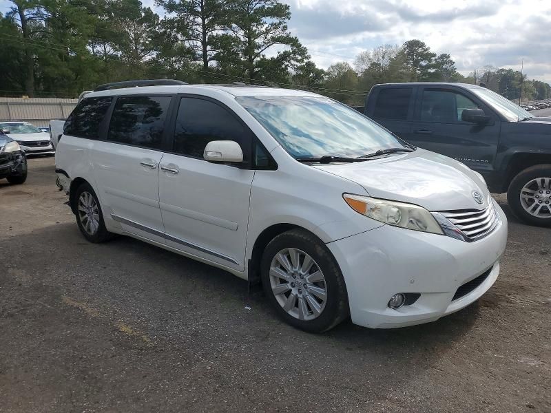 2013 Toyota Sienna xle
